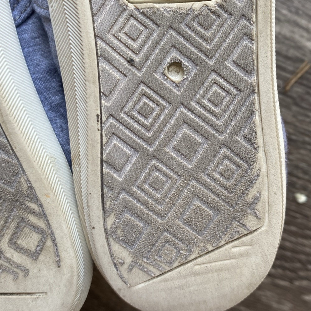 Gray and white flat sneakers shoes - Picture 17 of 17